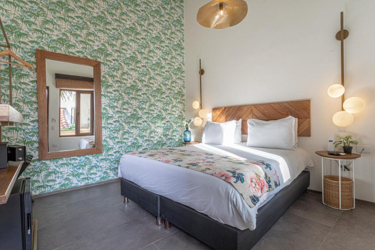 Soy Local Insignia 4*