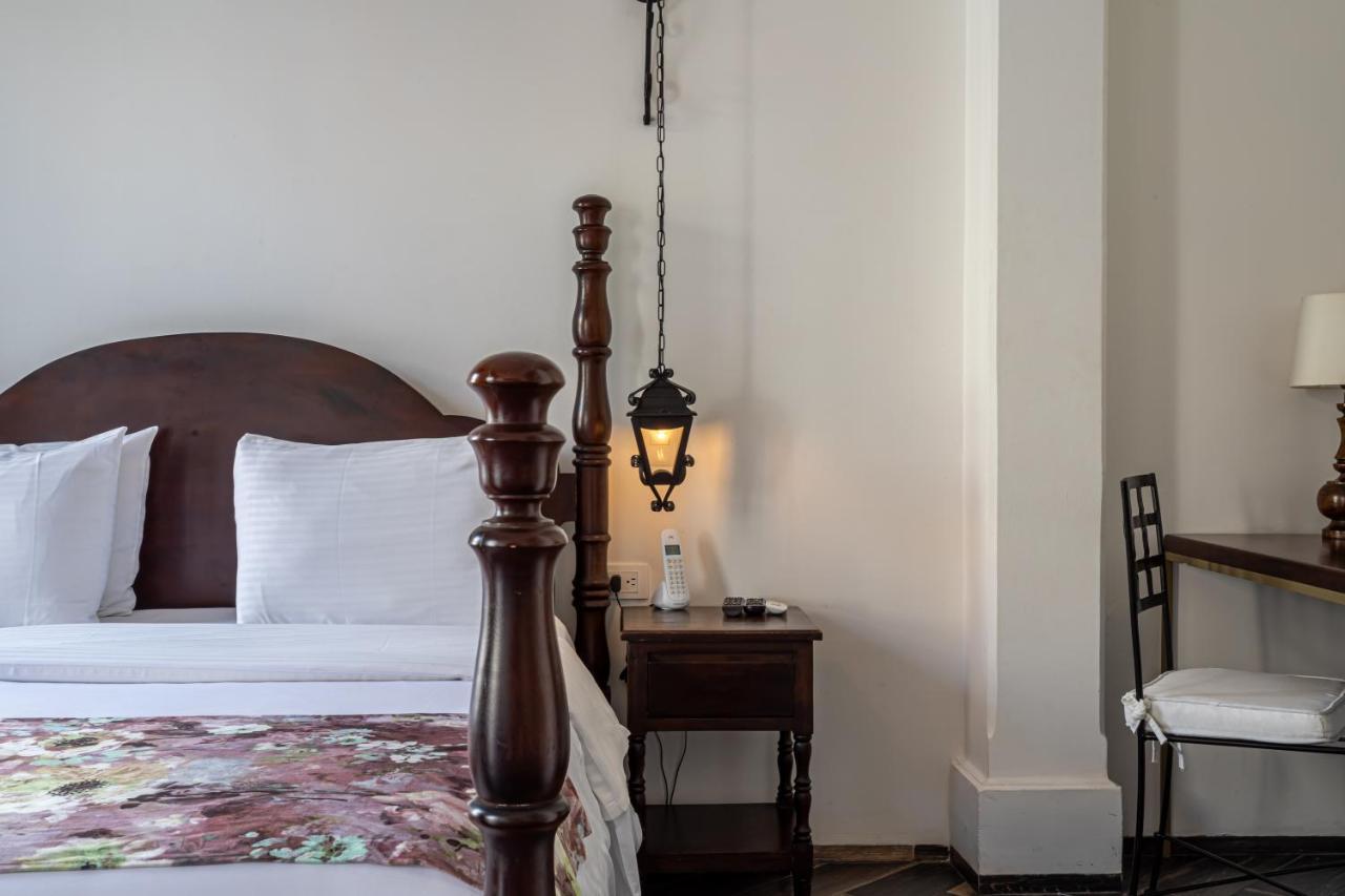 Hotel Soy Local Insignia