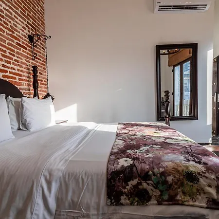 Hotel Soy Local Insignia