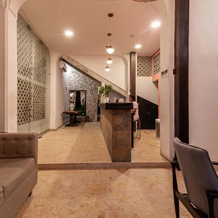 Soy Local Insignia Hotel