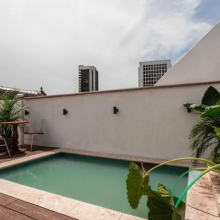 Soy Local Insignia Hotel