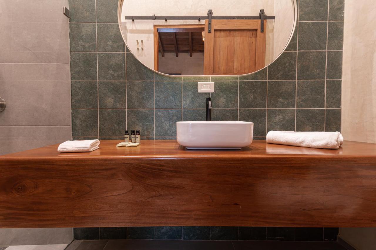 Soy Local Insignia 4*