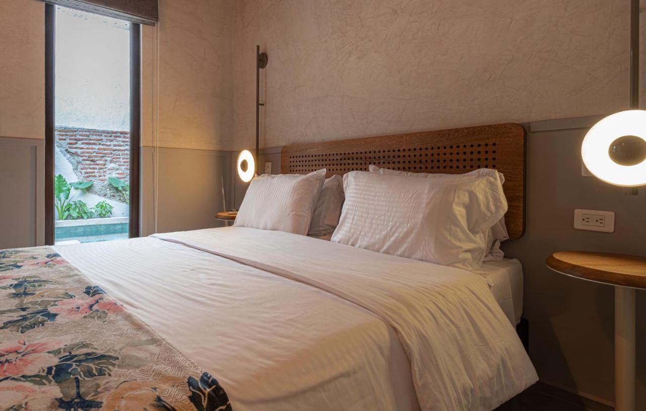 Soy Local Insignia Hotel 4*