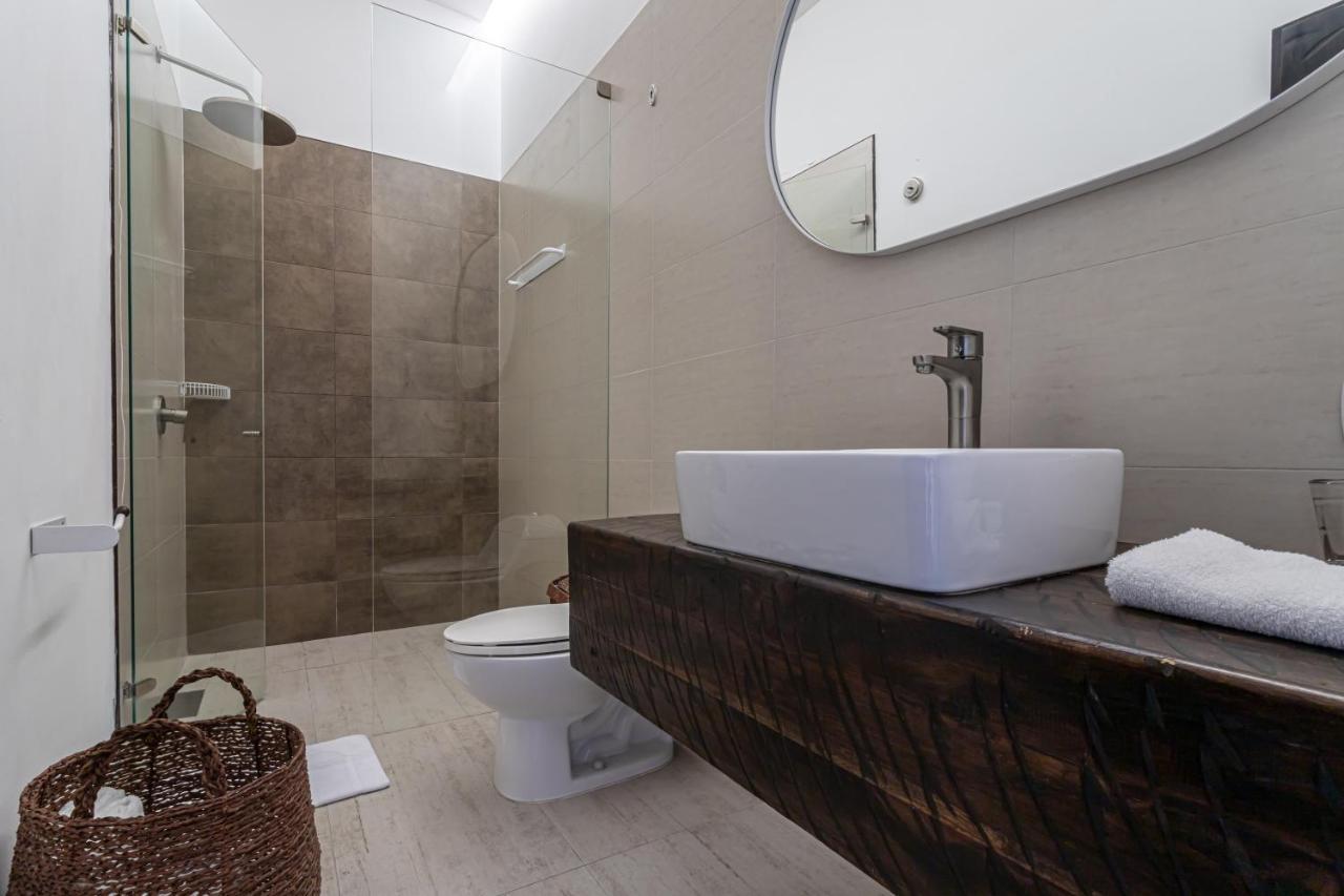 Soy Local Insignia Hotel