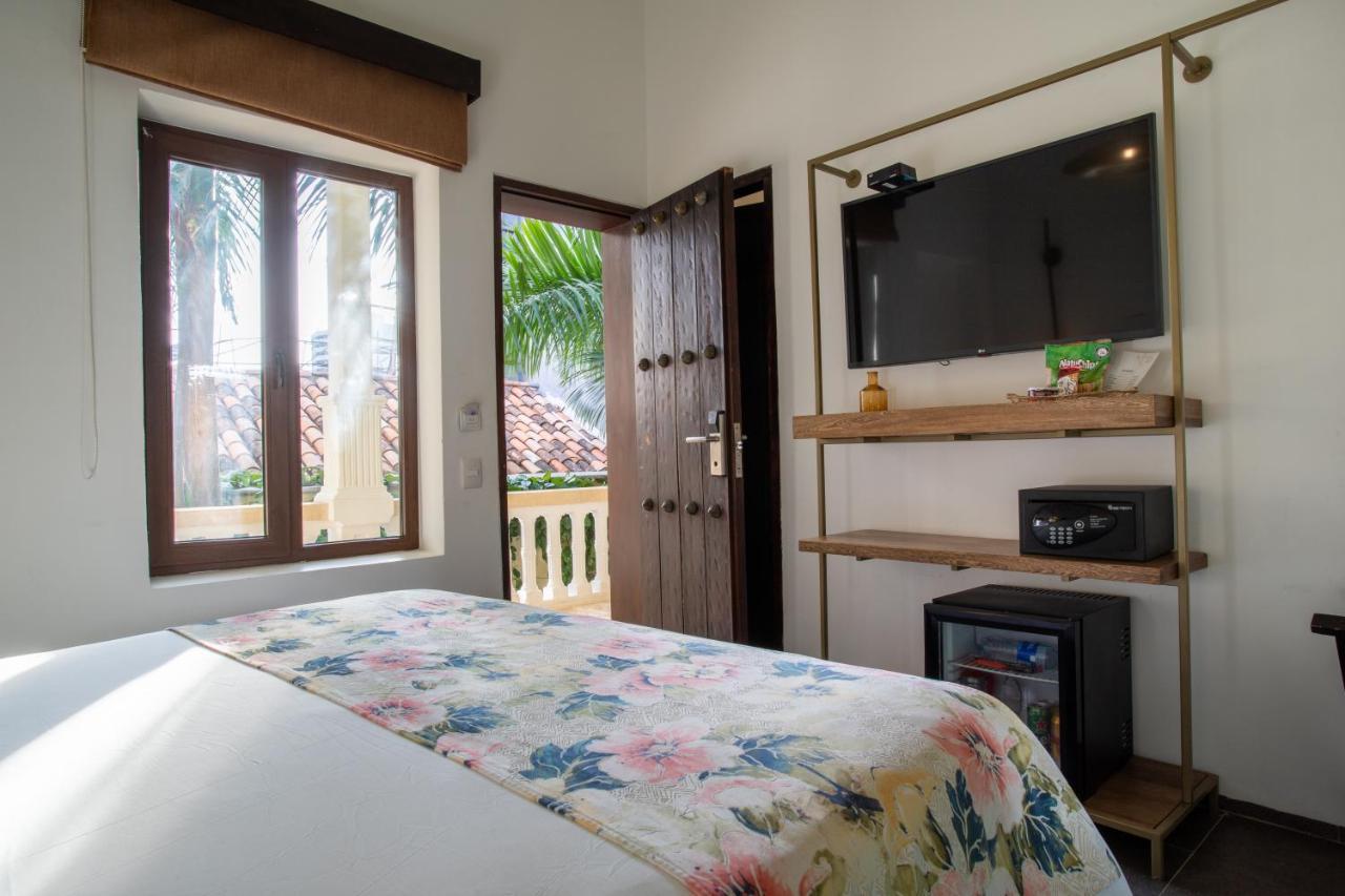 Soy Local Insignia Hotel