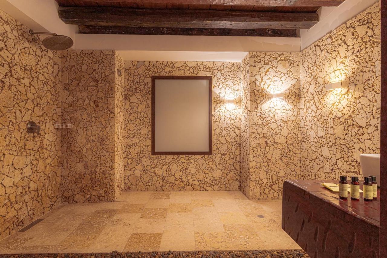 Soy Local Insignia Hotel