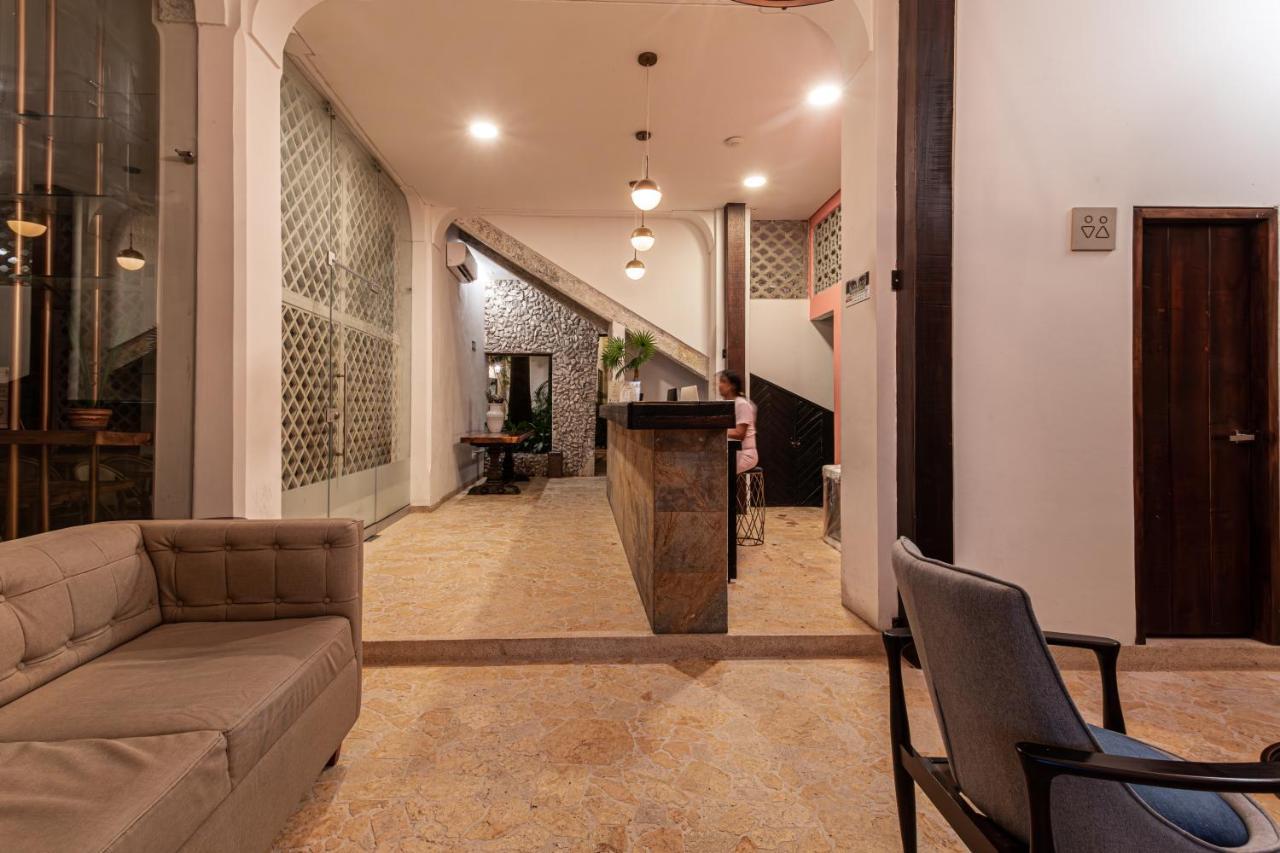 Soy Local Insignia Hotel