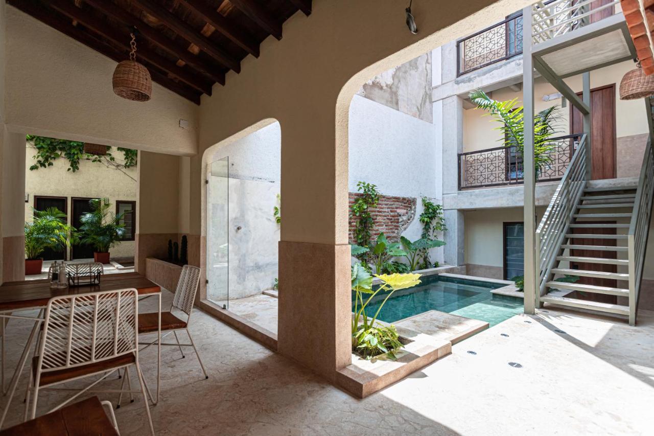 Hotel Soy Local Insignia