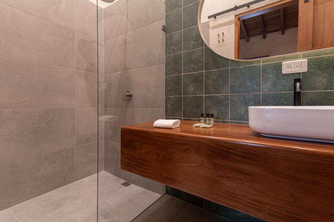 Soy Local Insignia Hotel 4*